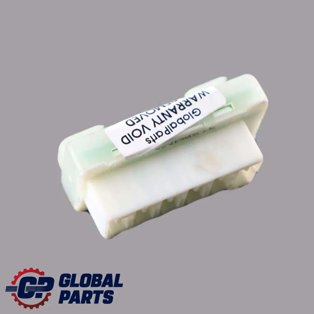 Voltaje Convertidor Distribuidor Enchufe para Mercedes W176 W205 W212 con número de pieza A0009820412 Mercedes W176 W205 W212 Voltaje Convertidor Distribuidor Enchufe - SKU A0009820412 - Número de pieza A0009820412