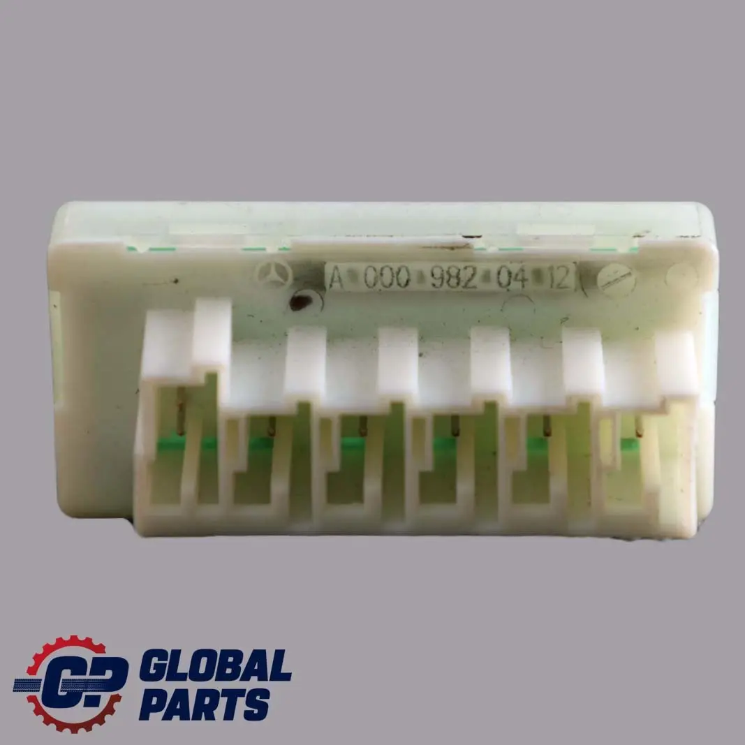 Mercedes W176 W205 W212 Spannungs Wandler Strom Verteiler Stecker - SKU A0009820412 - Teilenummer A0009820412