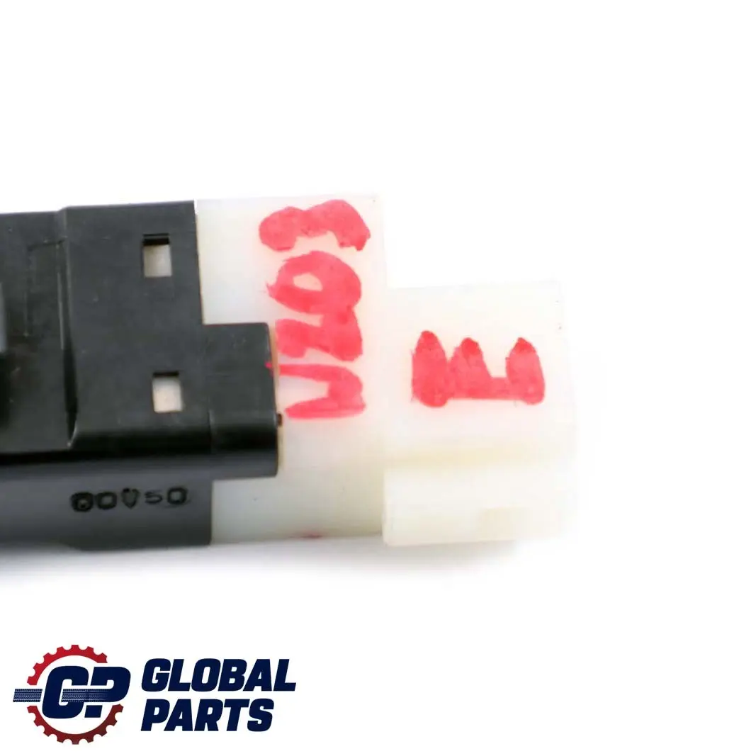 Mercedes-Benz Classe C W203 Interruttore Pedale Freno Stop Light per con numero di parte A0015453809 Mercedes-Benz Classe C W203 Interruttore Pedale Freno Stop Light - SKU A0015453809 - Numero di parte A0015453809