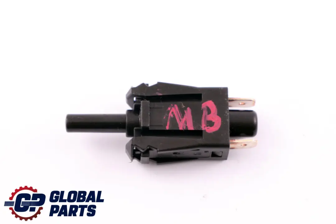 Interruptor Contacto Puerta Freno Estacionamiento para Mercedes W169 W210 con número de pieza A0015458714 Mercedes W169 W210 Interruptor Contacto Puerta Freno Estacionamiento - SKU A0015458714 - Número de pieza A0015458714