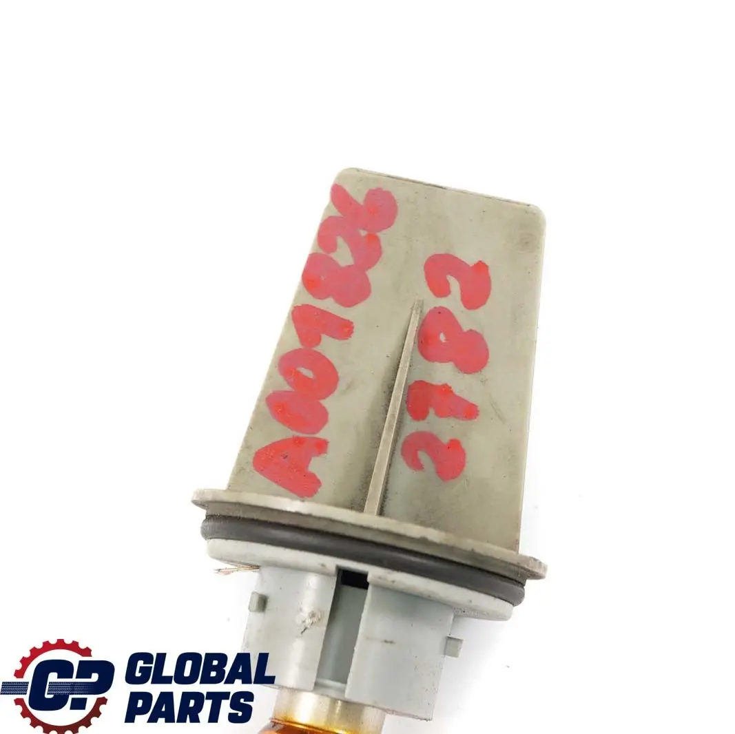 Faro Indicatore Socket Lampada per Mercedes W639 con numero di parte A0018262782 Mercedes W639 Faro Indicatore Socket Lampada - SKU A0018262782 - Numero di parte A0018262782