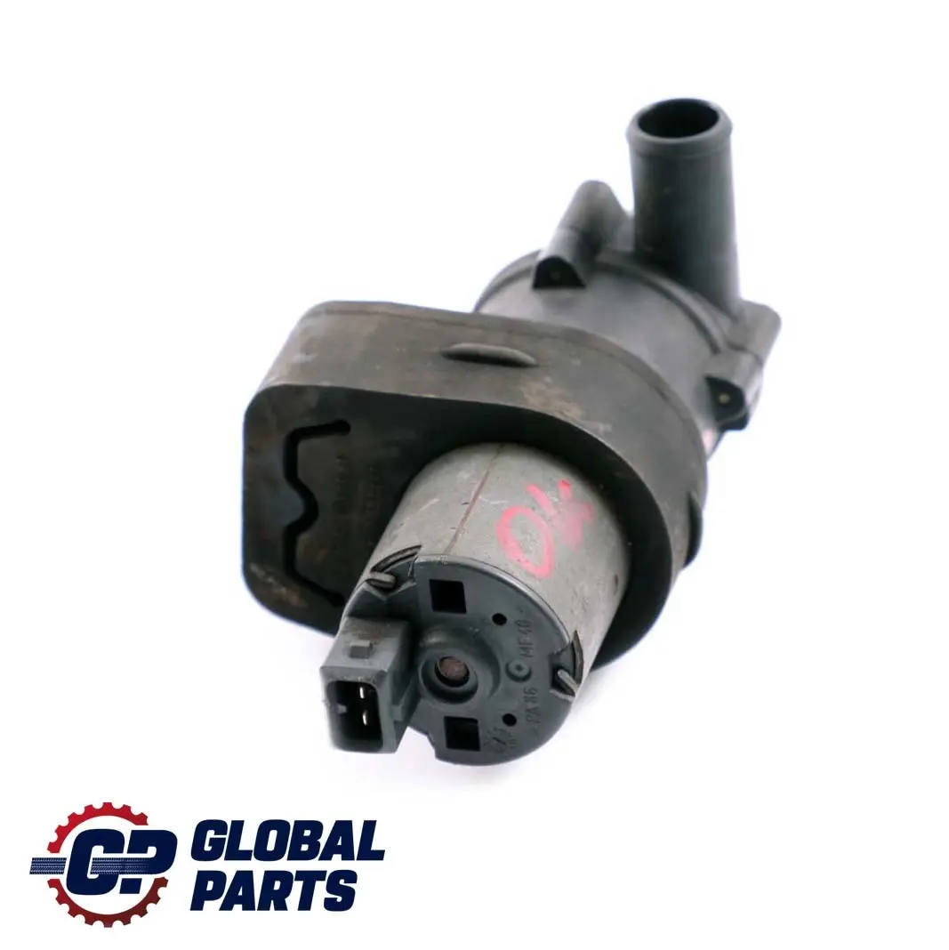 Mercedes-Benz W163 Bomba Auxiliar de Agua Refrigerante para con número de pieza A0018356064 Mercedes-Benz W163 Bomba Auxiliar de Agua Refrigerante - SKU A0018356064 - Número de pieza A0018356064