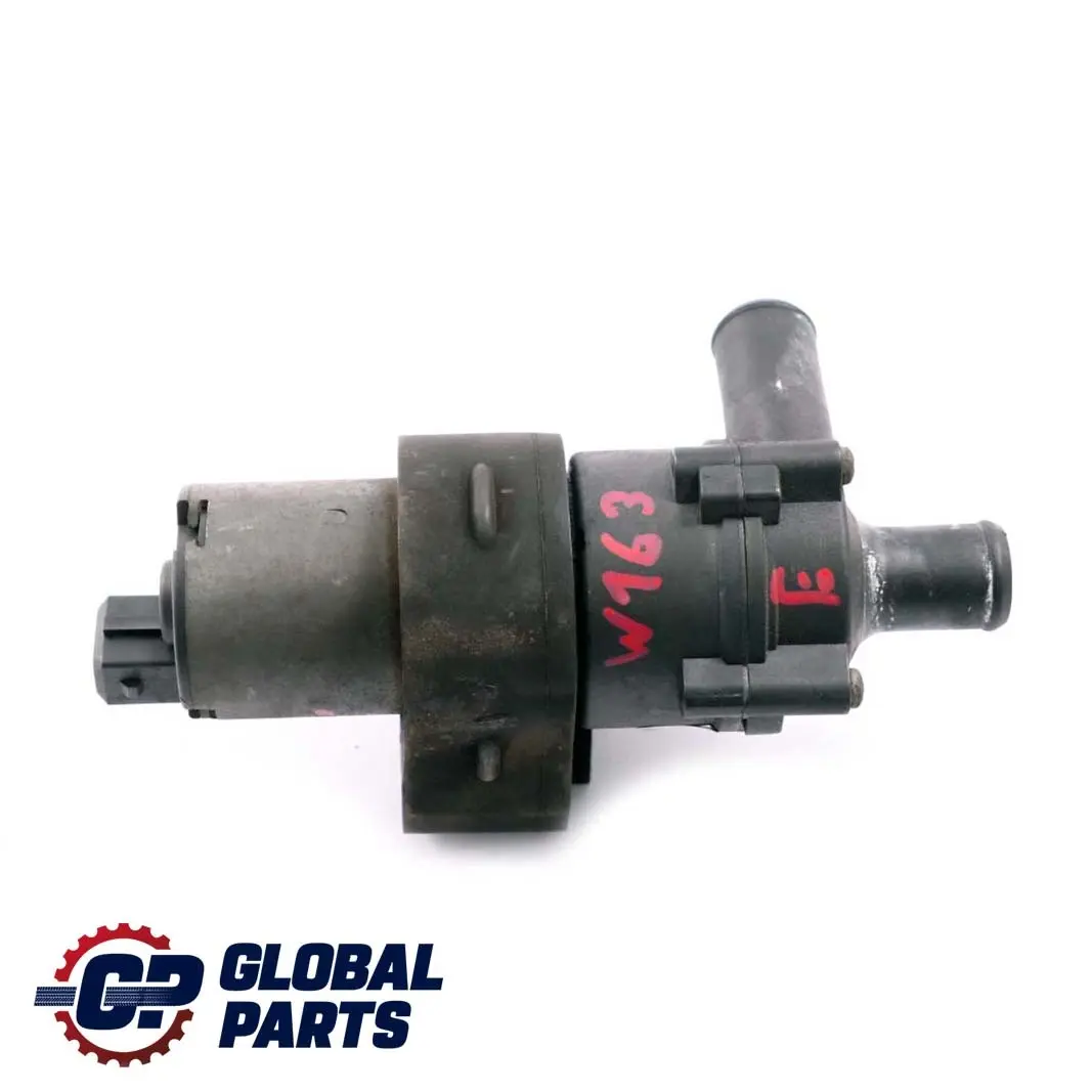 Mercedes-Benz W163 Pompe à eau de refroidissement auxiliaire pour à propos du numéro de pièce A0018356064 Mercedes-Benz W163 Pompe à eau de refroidissement auxiliaire - SKU A0018356064 - Numéro de pièce A0018356064