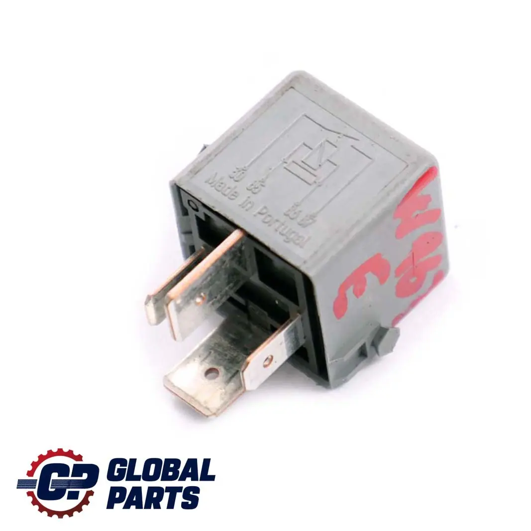 Relé De 4 Pines Gris Tyco para Mercedes ML W163 con número de pieza A0025422619 Mercedes ML W163 Relé De 4 Pines Gris Tyco - SKU A0025422619 - Número de pieza A0025422619