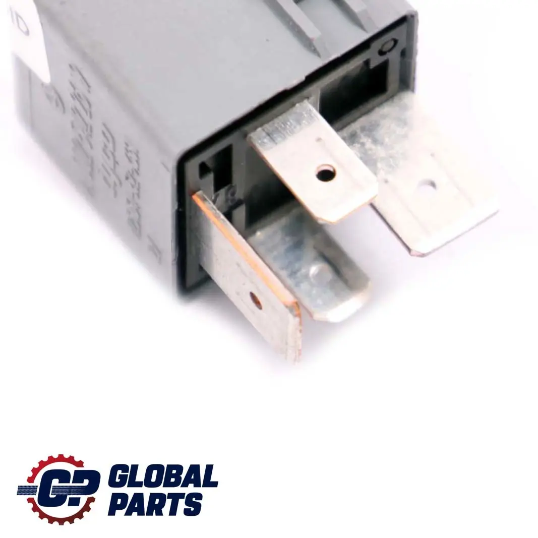Relé De 4 Pines Gris Tyco para Mercedes ML W163 con número de pieza A0025422619 Mercedes ML W163 Relé De 4 Pines Gris Tyco - SKU A0025422619 - Número de pieza A0025422619