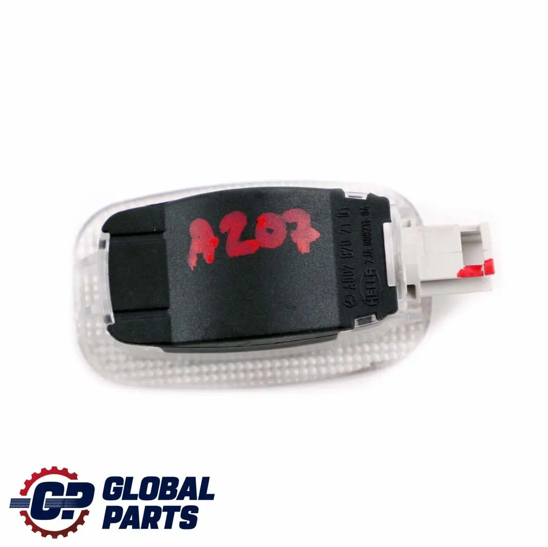Mercedes-Benz W204 W207 A207 C207 W212 lampe lumière intérieure pour à propos du numéro de pièce A0028202101 Mercedes-Benz W204 W207 A207 C207 W212 lampe lumière intérieure - SKU A0028202101 - Numéro de pièce A0028202101