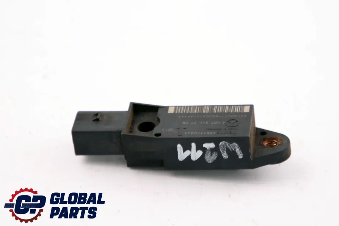 Mercedes-Benz W211 S211 Capteur Crashsensor Avant pour à propos du numéro de pièce A0028202726 Mercedes-Benz W211 S211 Capteur Crashsensor Avant - SKU A0028202726 - Numéro de pièce A0028202726