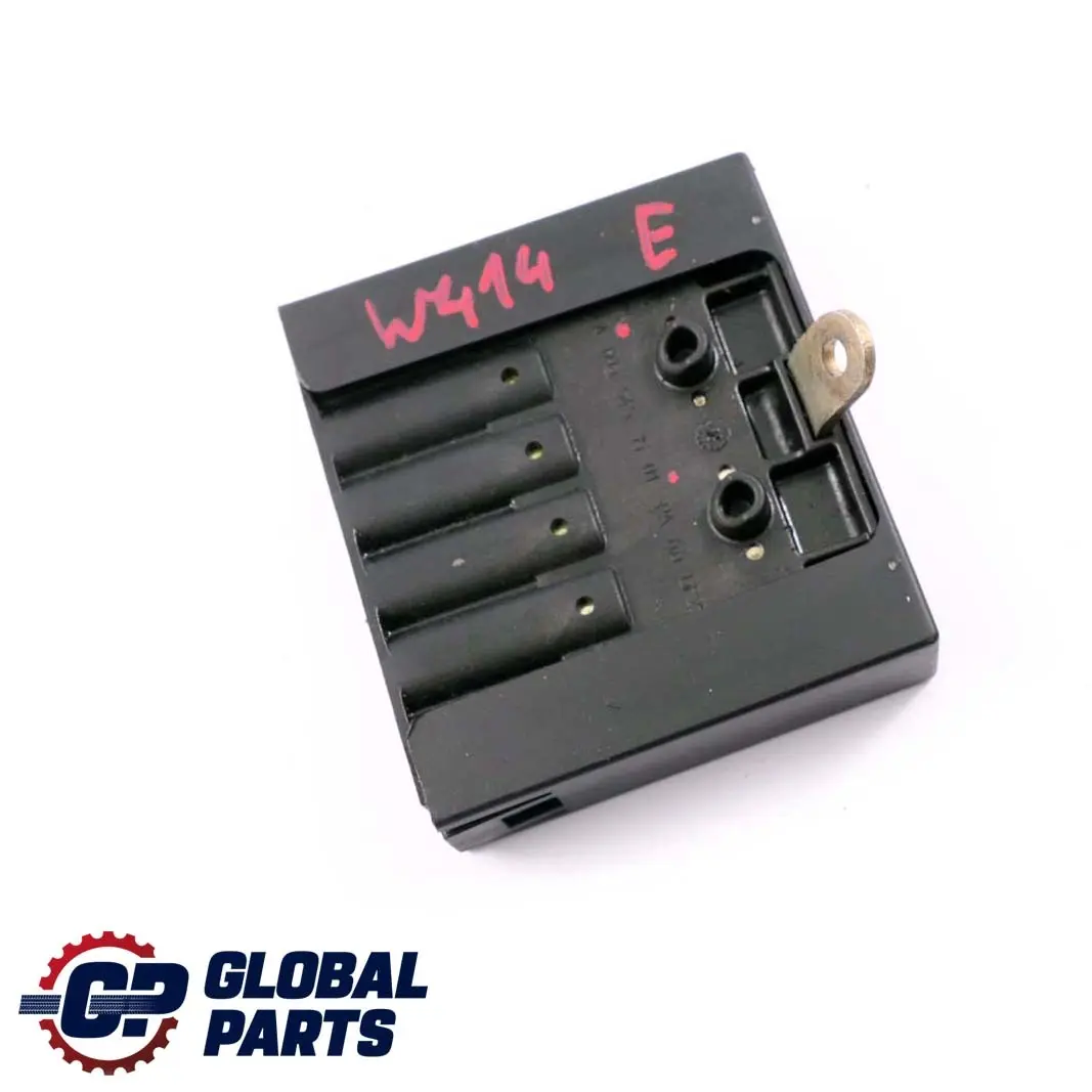 W414 Sprinter W903 Boite a Fusibles Batterie pour Mercedes à propos du numéro de pièce A0035453501 Mercedes W414 Sprinter W903 Boite a Fusibles Batterie - SKU A0035453501 - Numéro de pièce A0035453501