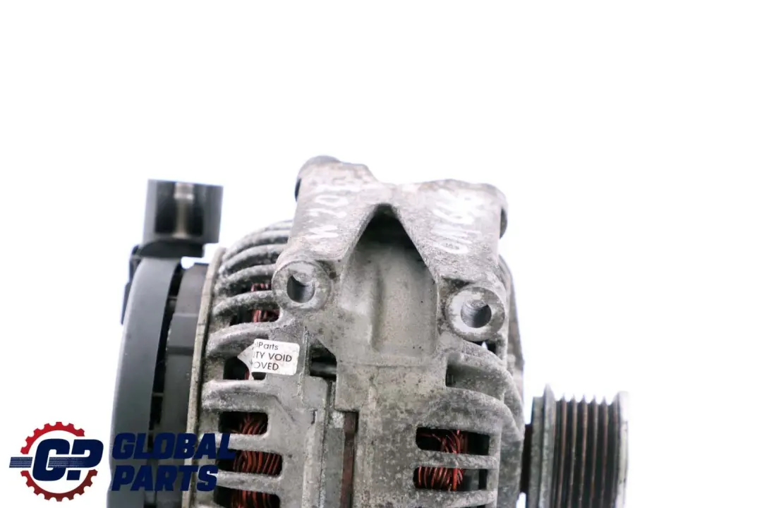 Alternator Generator 200A do Mercedes W203 W211 o numerze A0141540702 Mercedes W203 W211 Alternator Generator 200A - SKU A0141540702 - Numer Części A0141540702