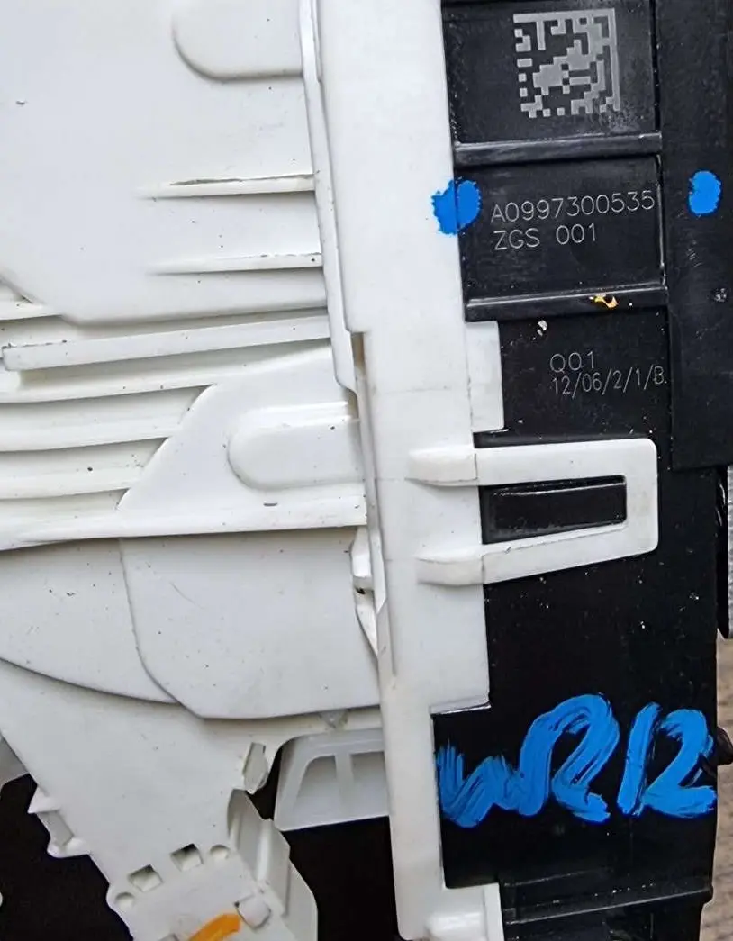 Mercedes W212 W204 Zamek Drzwi Lewy Tył - SKU A0997300535 - Numer Części A0997300535