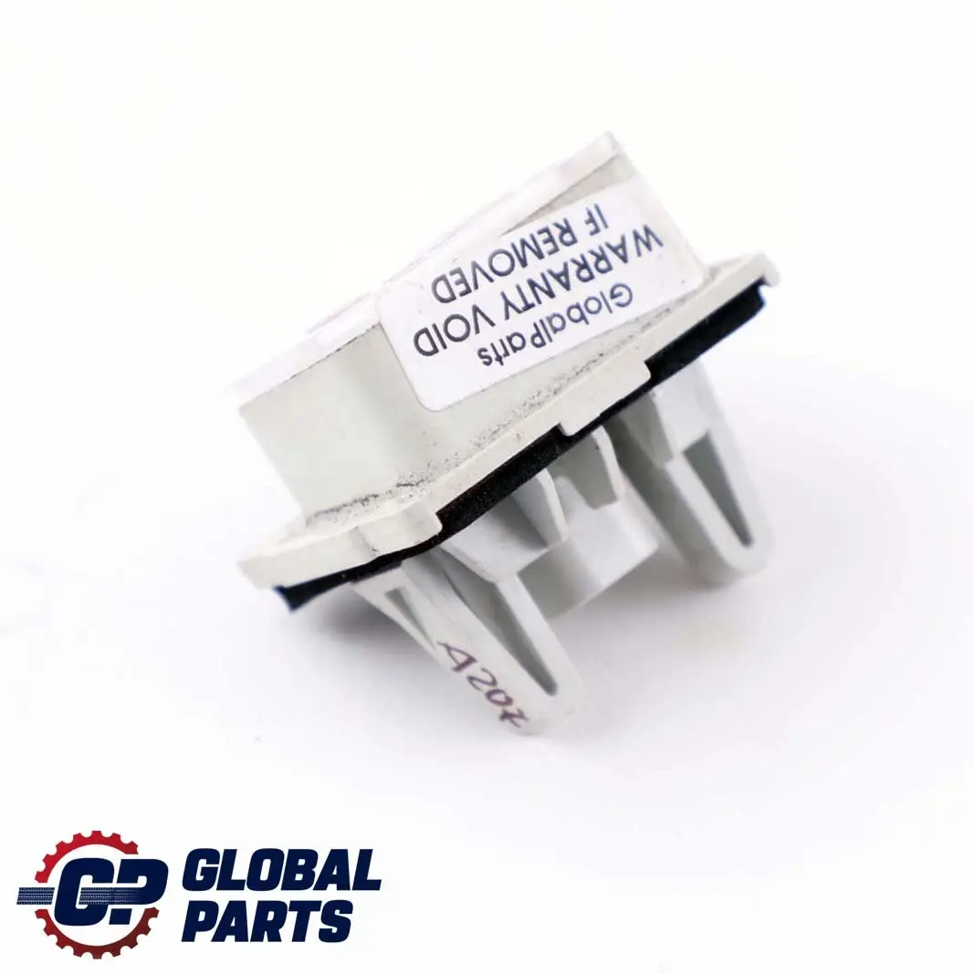 Mercedes-Benz C E W205 W207 Luz de matrícula para con número de pieza A0999067000 Mercedes-Benz C E W205 W207 Luz de matrícula - SKU A0999067000 - Número de pieza A0999067000