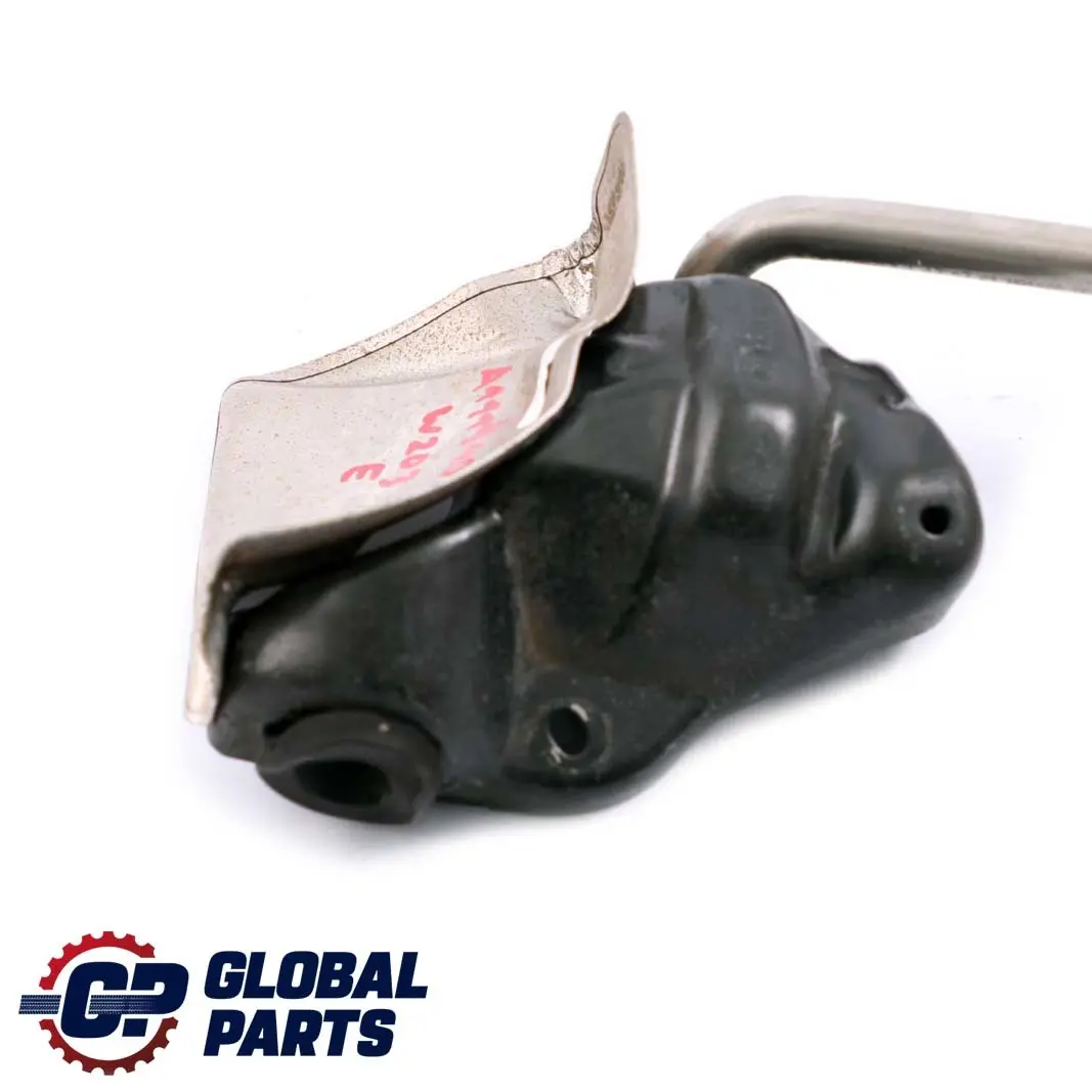 Mercedes-Benz W203 M111 C180 AGR Vanne Support pour à propos du numéro de pièce A1111400140 Mercedes-Benz W203 M111 C180 AGR Vanne Support - SKU A1111400140 - Numéro de pièce A1111400140