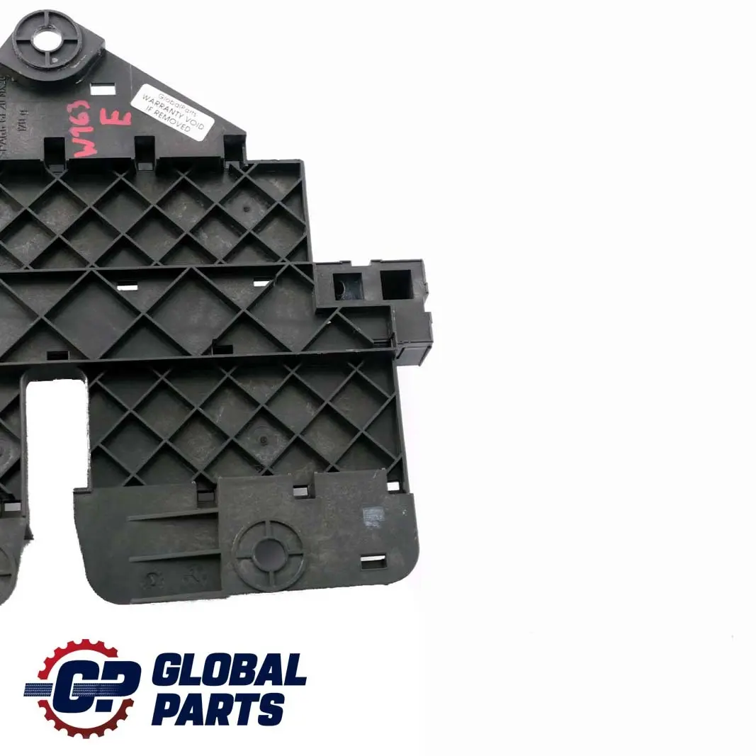 MERCEDES-BENZ M-CLASSE ML W163 Plaquette Support Relais pour à propos du numéro de pièce A1635450405 MERCEDES-BENZ M-CLASSE ML W163 Plaquette Support Relais - SKU A1635450405 - Numéro de pièce A1635450405