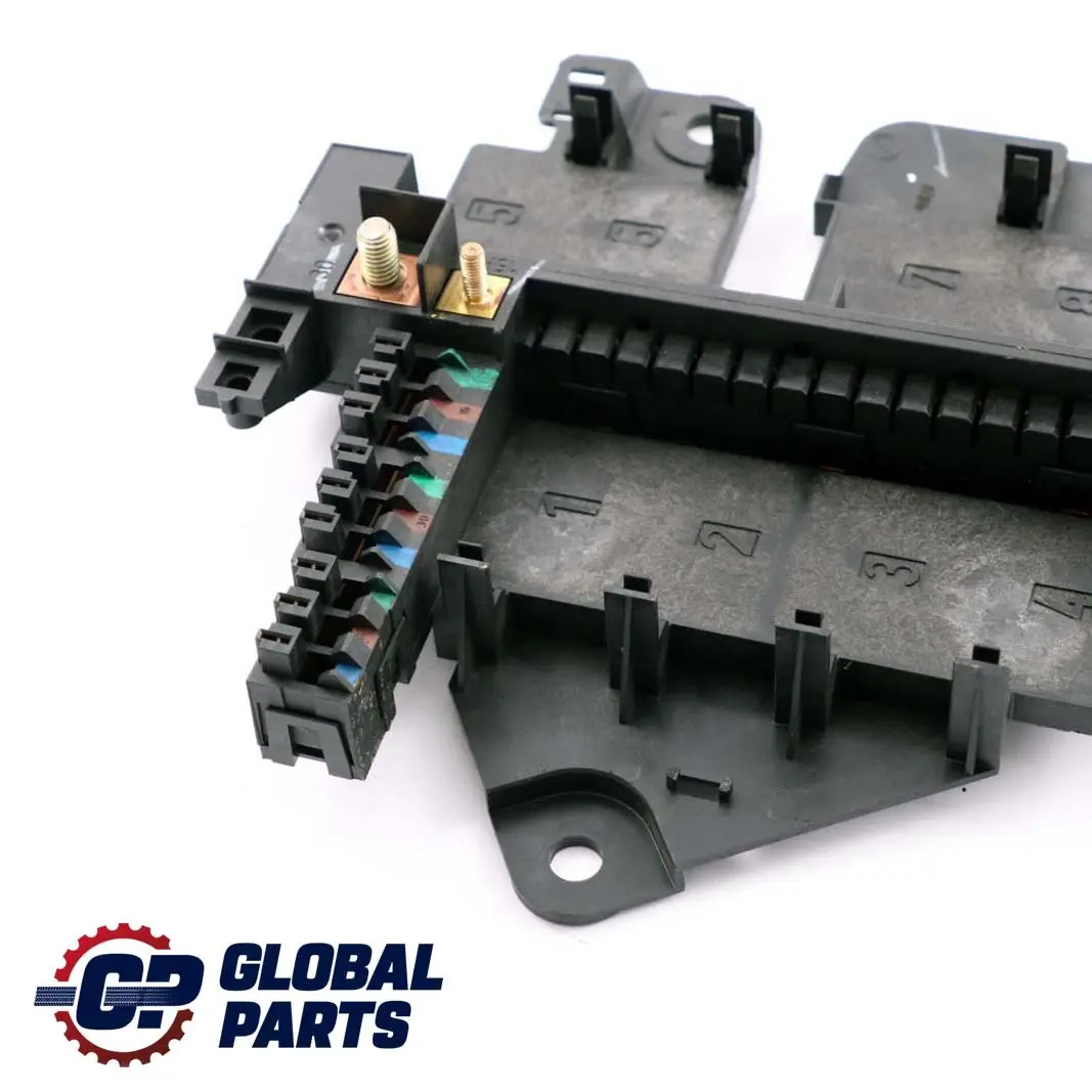 MERCEDES-BENZ M-CLASSE ML W163 Plaquette Support Relais pour à propos du numéro de pièce A1635450405 MERCEDES-BENZ M-CLASSE ML W163 Plaquette Support Relais - SKU A1635450405 - Numéro de pièce A1635450405