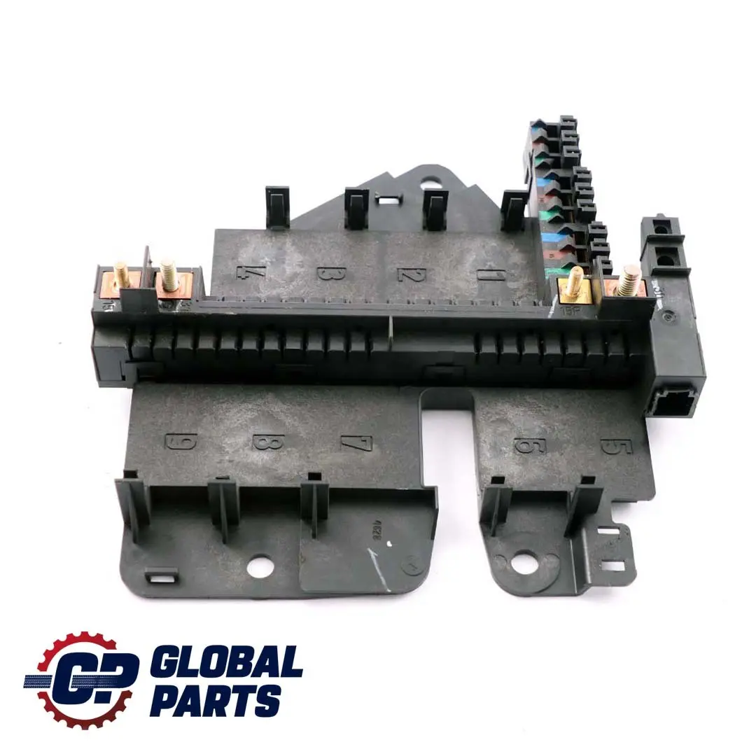 MERCEDES-BENZ M-CLASSE ML W163 Plaquette Support Relais pour à propos du numéro de pièce A1635450405 MERCEDES-BENZ M-CLASSE ML W163 Plaquette Support Relais - SKU A1635450405 - Numéro de pièce A1635450405