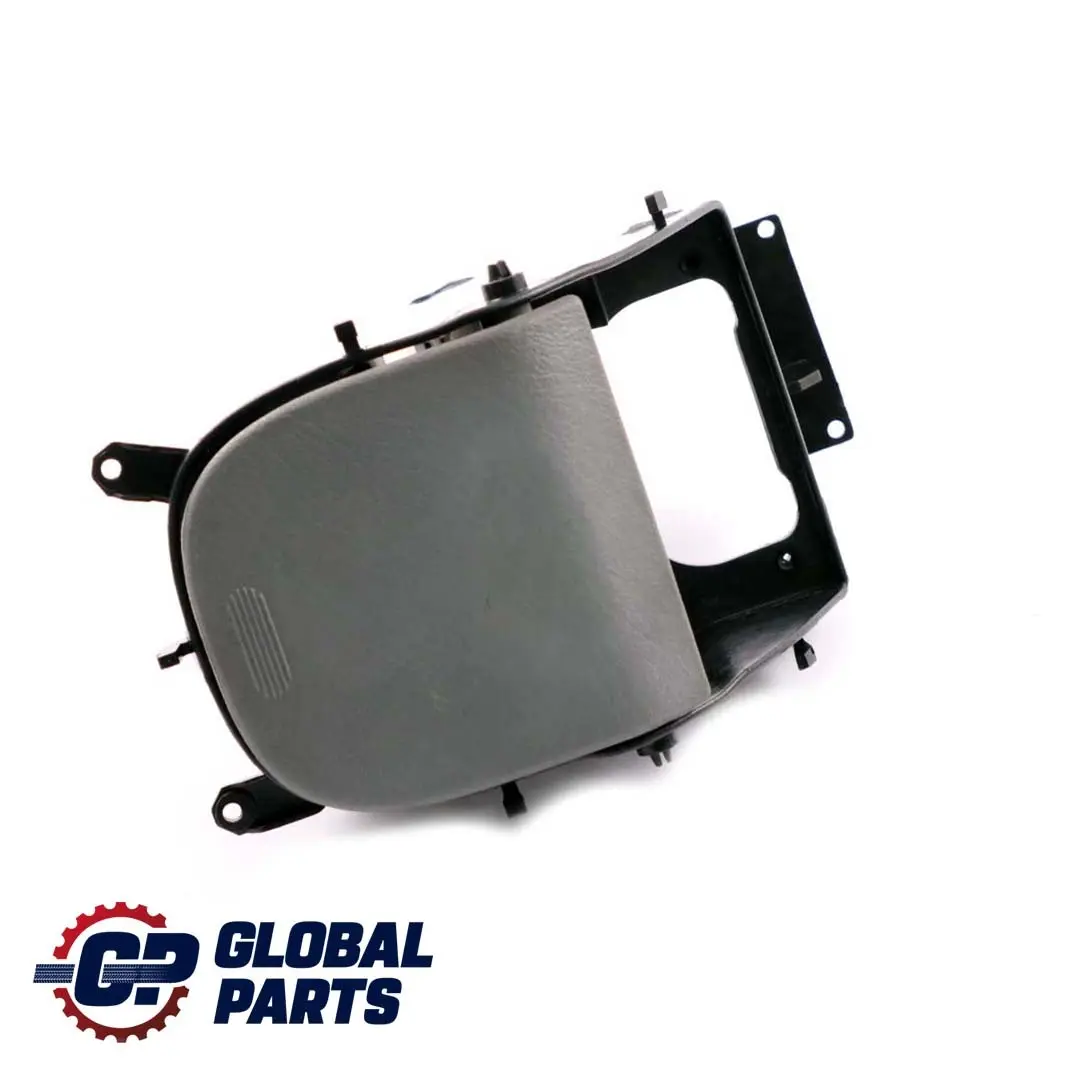 Lado Derecho Portavasos Gris para Mercedes ML W163 con número de pieza A1636800458 Mercedes ML W163 Lado Derecho Portavasos Gris - SKU A1636800458 - Número de pieza A1636800458