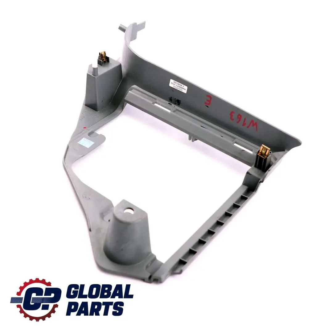 Copertura Vano Piedi Scatola Fusibili Destra per Mercedes ML W163 con numero di parte A1636801080 Mercedes ML W163 Copertura Vano Piedi Scatola Fusibili Destra - SKU A1636801080 - Numero di parte A1636801080