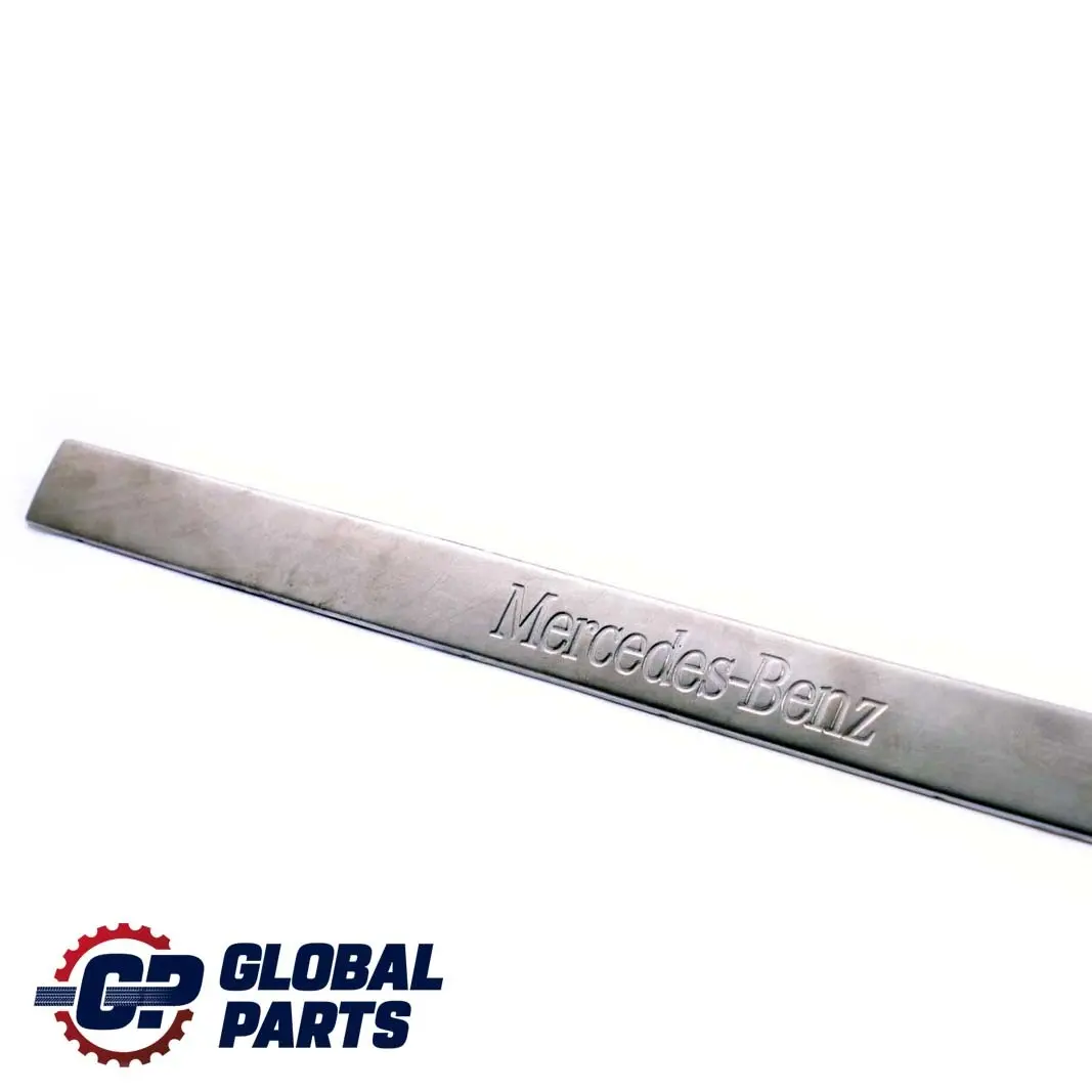 Listwa Nakładka Próg Lewy Przód do MERCEDES ML W163 o numerze A1636860720 MERCEDES ML W163 Listwa Nakładka Próg Lewy Przód - SKU A1636860720 - Numer Części A1636860720