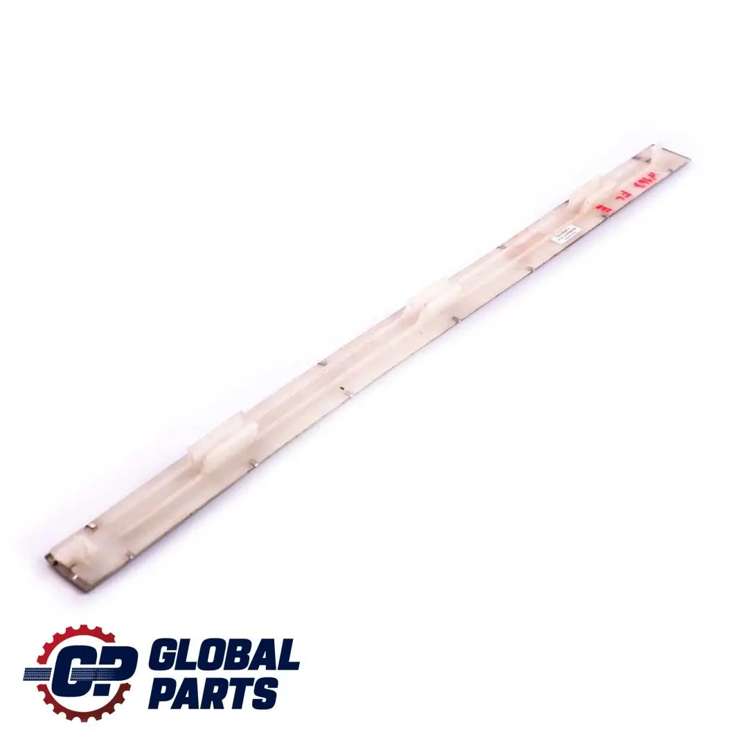 Ingresso Porta Anteriore Sinistra Piastra Calcio Sill Cover Trim per Mercedes M W163 con numero di parte A1636860720 Mercedes M W163 Ingresso Porta Anteriore Sinistra Piastra Calcio Sill Cover Trim - SKU A1636860720 - Numero di parte A1636860720