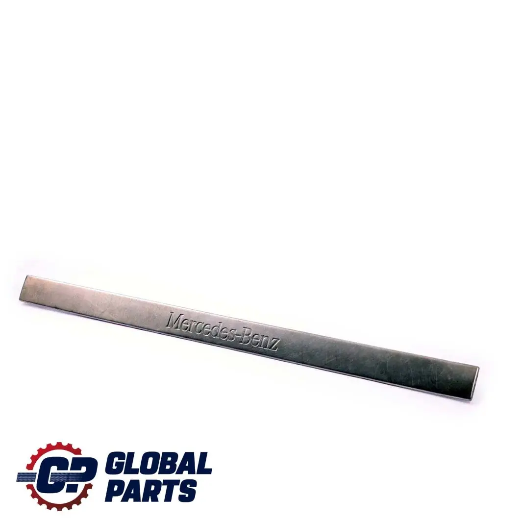 Mercedes M ML W163 Porta anteriore ingresso destro Kick Plate Sill Cover Trim - SKU A1636860820 - Numero di parte A1636860820