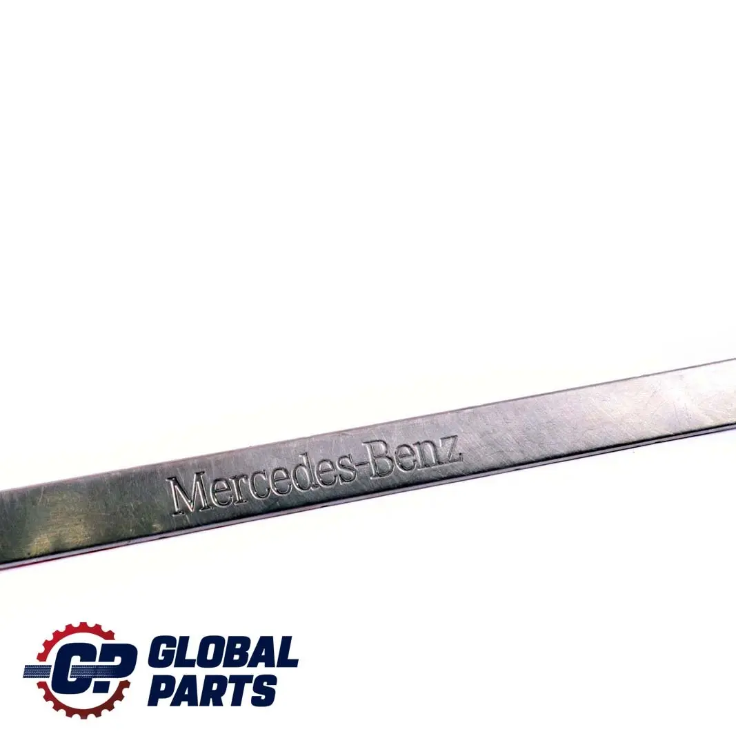 Mercedes M ML W163 Porta anteriore ingresso destro Kick Plate Sill Cover Trim - SKU A1636860820 - Numero di parte A1636860820