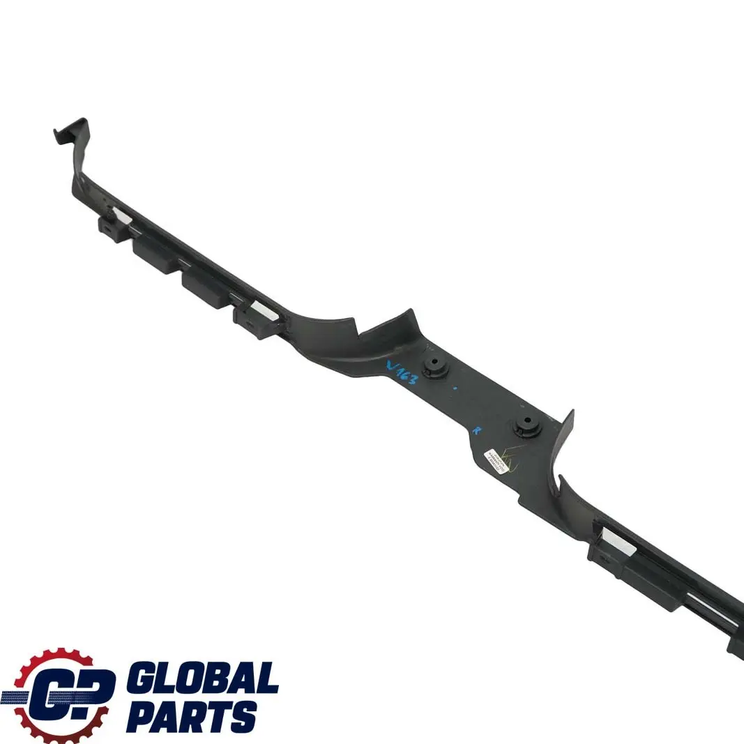 Rail derecho O / Sill Panel Trim Cover para Mercedes W163 con número de pieza A1636861036 Mercedes W163 Rail derecho O / Sill Panel Trim Cover - SKU A1636861036 - Número de pieza A1636861036