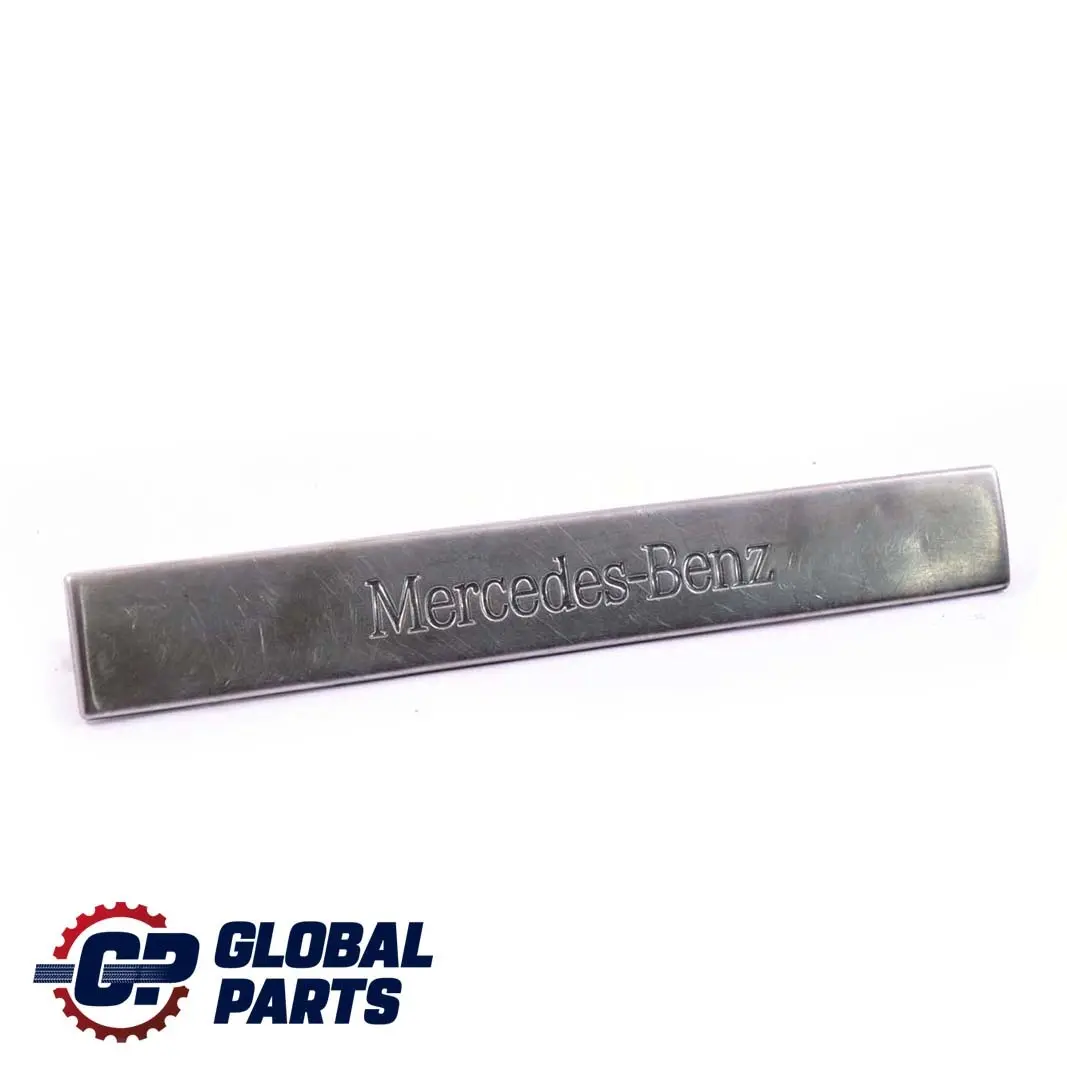 Mercedes M ML W163 Entrada De La puerta trasera izquierda Kick Plate Sill Trim - SKU A1636861520 - Número de pieza A1636861520