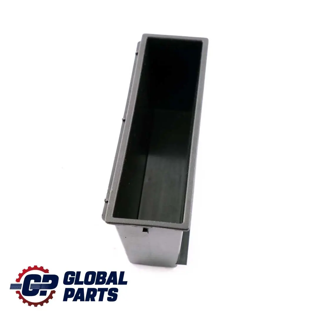 Inserto console centrale Vano portaoggetti per Mercedes ML W163 con numero di parte A1636890047 Mercedes ML W163 Inserto console centrale Vano portaoggetti - SKU A1636890047 - Numero di parte A1636890047