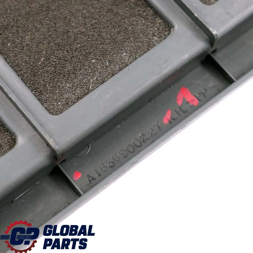 Verkleidung Kofferraum Klappe Rechts für Mercedes ML W163 mit Teilenummer A1636900227 Mercedes ML W163 Verkleidung Kofferraum Klappe Rechts - SKU A1636900227-1 - Teilenummer A1636900227