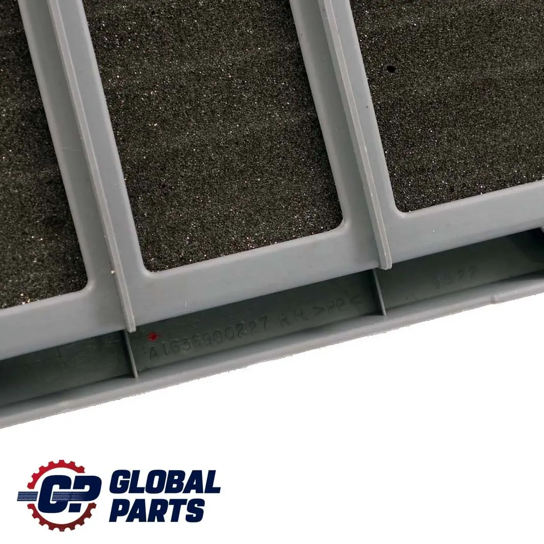 Mercedes-Benz M ML W163 Verkleidung Kofferraum Klappe Rechts Grau für mit Teilenummer A1636900227 Mercedes-Benz M ML W163 Verkleidung Kofferraum Klappe Rechts Grau - SKU A1636900227 - Teilenummer A1636900227