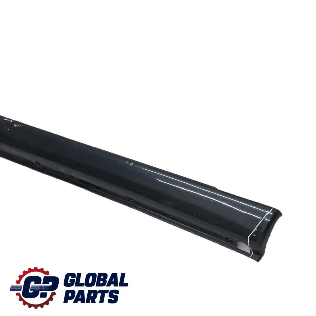 Bas de Porte Couverture Seuil a Gauche Vert Noir - 189 pour Mercedes ML W163 à propos du numéro de pièce A1636900340 Mercedes ML W163 Bas de Porte Couverture Seuil a Gauche Vert Noir - 189 - SKU A1636900340-GB - Numéro de pièce A1636900340