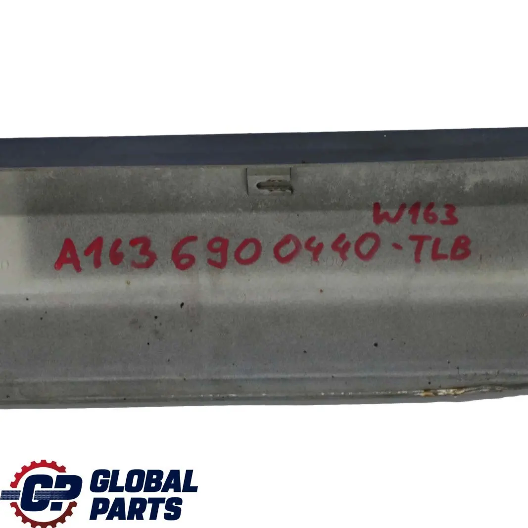 Mercedes-Benz W163 Bas de Porte Couverture Seuil Droite Bleu Tealit - 353 pour à propos du numéro de pièce A1636900440 Mercedes-Benz W163 Bas de Porte Couverture Seuil Droite Bleu Tealit - 353 - SKU A1636900440-TLB - Numéro de pièce A1636900440