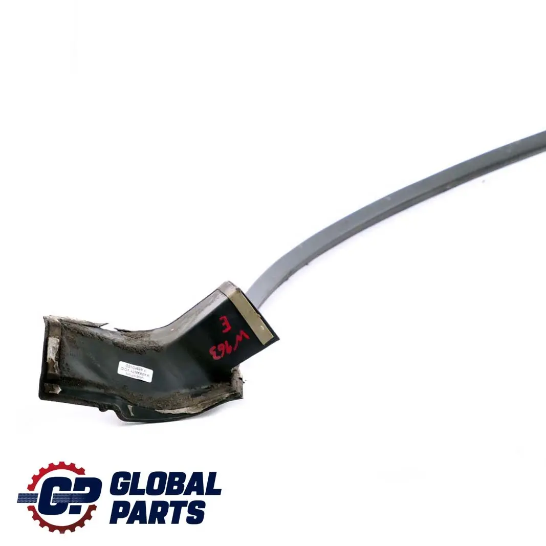 Guarnizione Tetto Rotaia Posteriore Guarnizione per Mercedes W163 con numero di parte A1636901330 Mercedes W163 Guarnizione Tetto Rotaia Posteriore Guarnizione - SKU A1636901330 - Numero di parte A1636901330