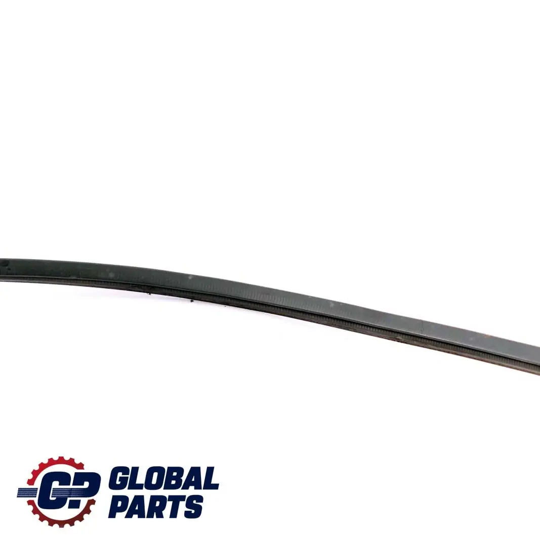 Mercedes-Benz Clase M ML W163 Junta Tapa Techo Rail Trasero para con número de pieza A1636901330 Mercedes-Benz Clase M ML W163 Junta Tapa Techo Rail Trasero - SKU A1636901330 - Número de pieza A1636901330