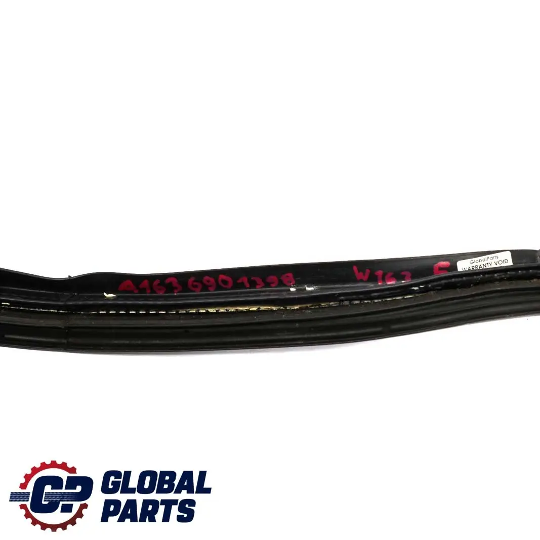 Mercedes Classe M ML W163 Guarnizione Porta Posteriore Weatherstrip - SKU A1636901398 - Numero di parte A1636901398