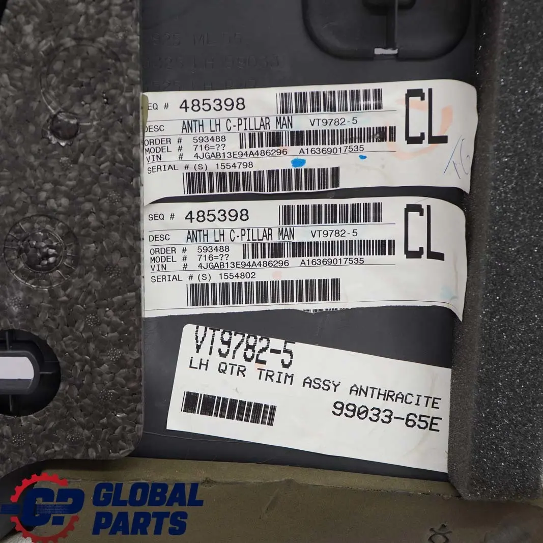 Tapicerka boczek bagażnika lewy do MERCEDES ML W163 o numerze A1636901753 MERCEDES ML W163 Tapicerka boczek bagażnika lewy - SKU A1636901753 - Numer Części A1636901753