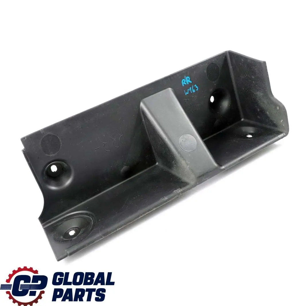 Mercedes-Benz ML W163 Proteccion De bajos trasera derecha para con número de pieza A1636980654 Mercedes-Benz ML W163 Proteccion De bajos trasera derecha - SKU A1636980654 - Número de pieza A1636980654