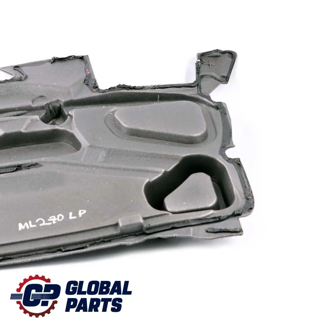 Mercedes-benz M ML W163 Revetement de Porte Gauche etancher pour à propos du numéro de pièce A1637200154 Mercedes-benz M ML W163 Revetement de Porte Gauche etancher - SKU A1637200154 - Numéro de pièce A1637200154