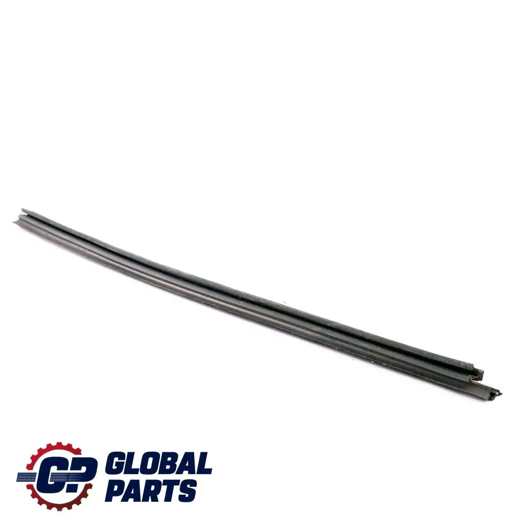 Puerta delantera derecha Ventana Interior Rail Strip para Mercedes M W163 con número de pieza A1637201824 Mercedes M W163 Puerta delantera derecha Ventana Interior Rail Strip - SKU A1637201824 - Número de pieza A1637201824