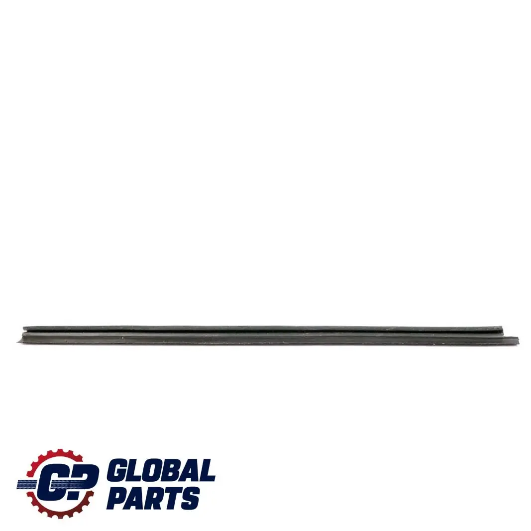 Puerta delantera derecha Ventana Interior Rail Strip para Mercedes M W163 con número de pieza A1637201824 Mercedes M W163 Puerta delantera derecha Ventana Interior Rail Strip - SKU A1637201824 - Número de pieza A1637201824