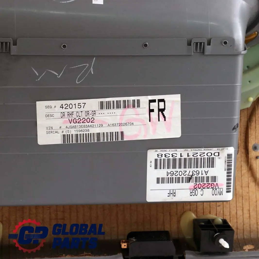  Mercedes-Benz M-Class ML W163 Front Right O/S Door Card Trim Panel Cloth Grey - SKU A1637202670 - Part number A1637202670