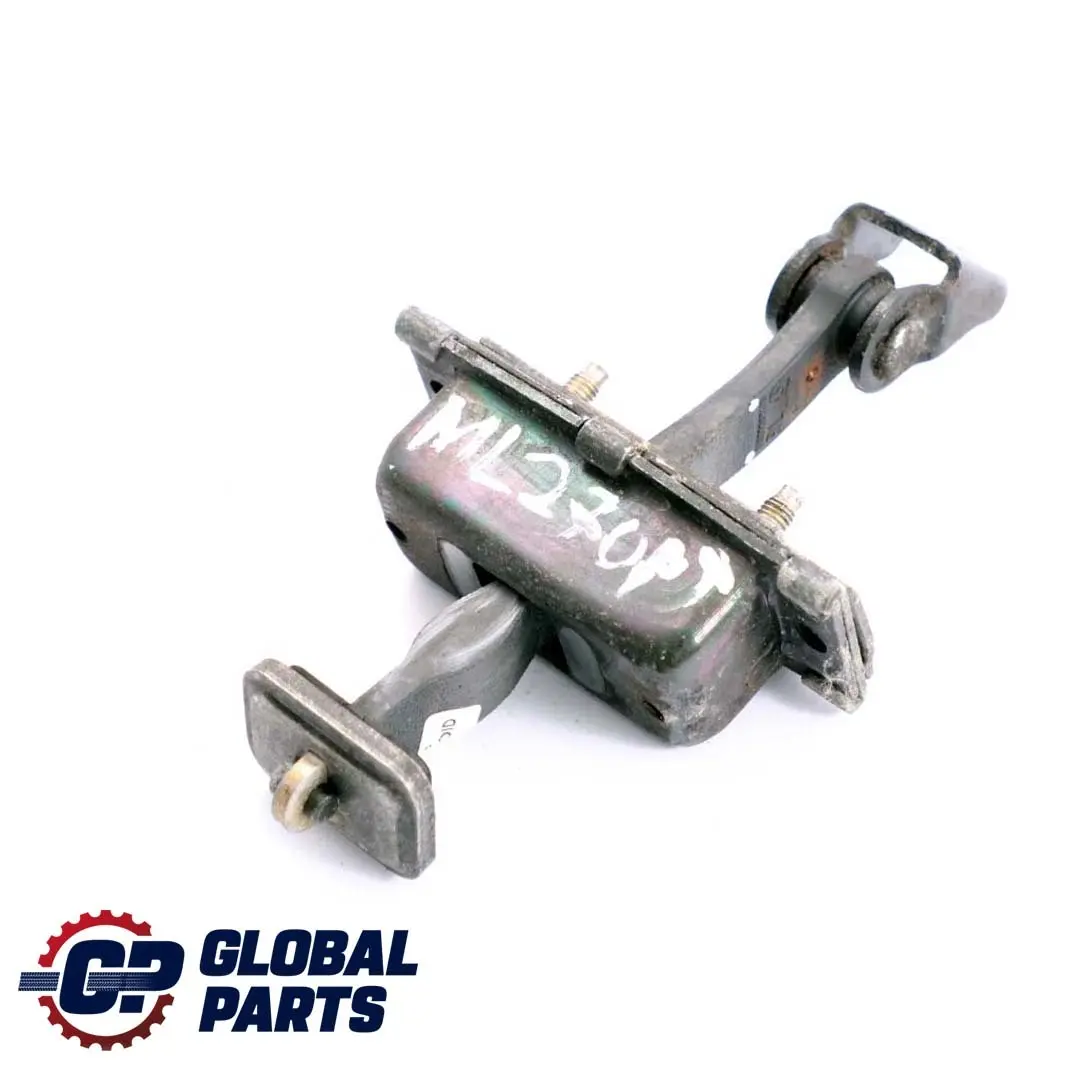 MERCEDES-BENZ M-CLASSE ML W163 Porte Damier Courroie Bouchon Arriere pour à propos du numéro de pièce A1637300116 MERCEDES-BENZ M-CLASSE ML W163 Porte Damier Courroie Bouchon Arriere - SKU A1637300116 - Numéro de pièce A1637300116