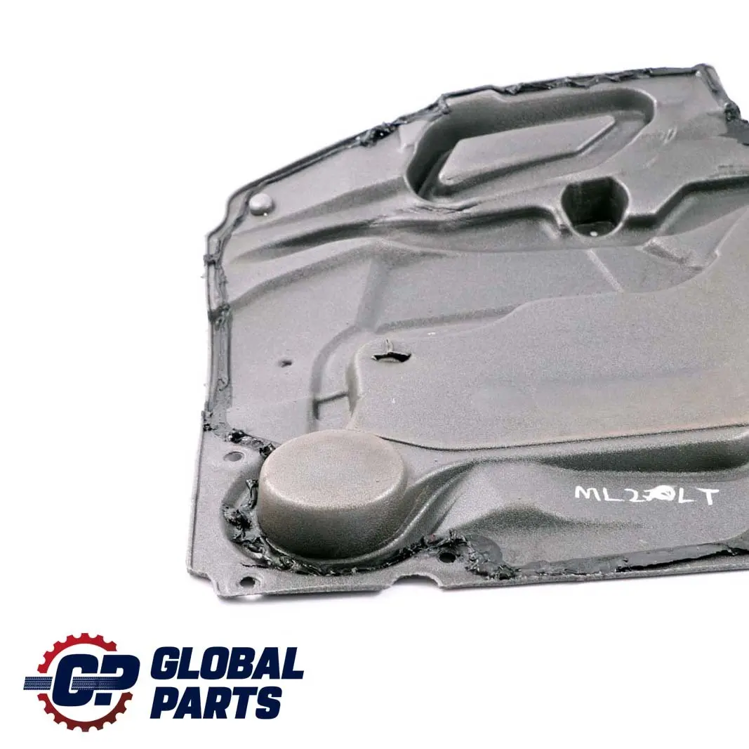 Puerta Trasera Izquierda Aislante Deflector De Agua para Mercedes M W163 con número de pieza A1637300154 Mercedes M W163 Puerta Trasera Izquierda Aislante Deflector De Agua - SKU A1637300154 - Número de pieza A1637300154