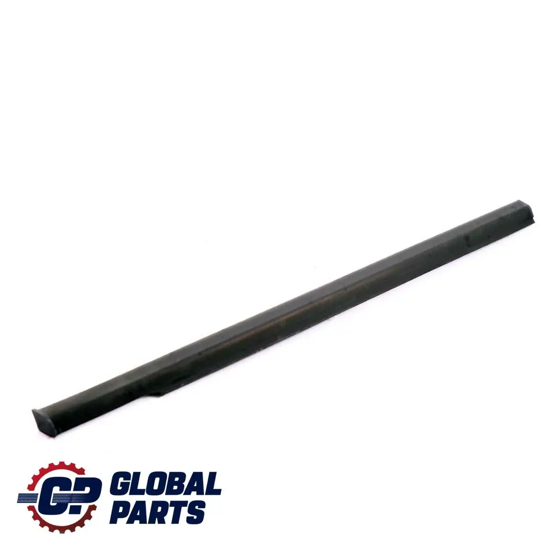 Puerta Trasera Derecha Ventana Cubierta Exterior para Mercedes W163 con número de pieza A1637301224 Mercedes W163 Puerta Trasera Derecha Ventana Cubierta Exterior - SKU A1637301224 - Número de pieza A1637301224