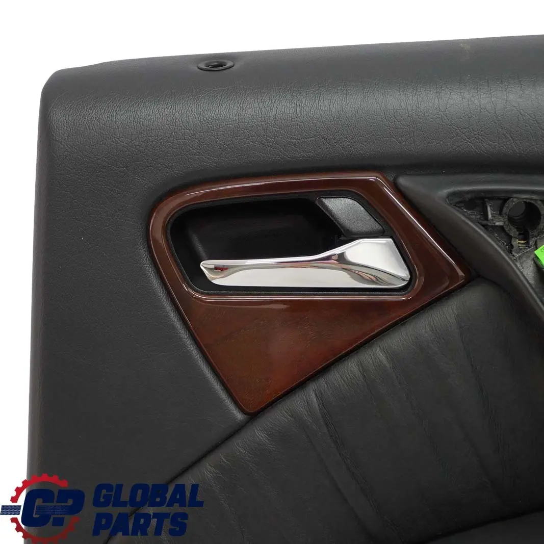  MERCEDES-BENZ M-CLASSE ML W163 Garniture de Porte Arriere Droite Cuir Noir - SKU A1637302070 - Numéro de pièce A1637302070