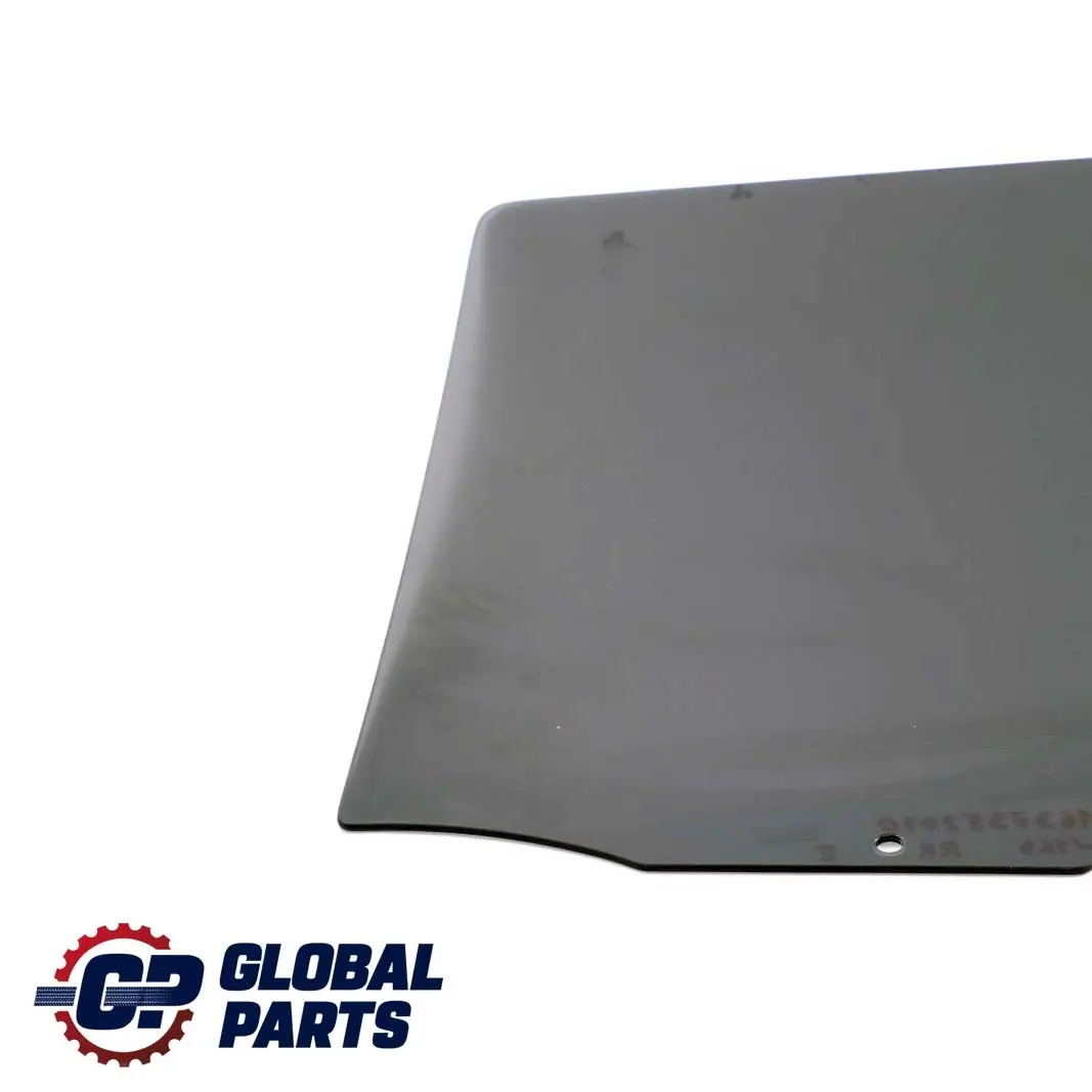 Finestrino Posteriore In Vetro Nero Colorato AS3 Destro per Mercedes ML W163 con numero di parte A1637352010 Mercedes ML W163 Finestrino Posteriore In Vetro Nero Colorato AS3 Destro - SKU A1637352010 - Numero di parte A1637352010