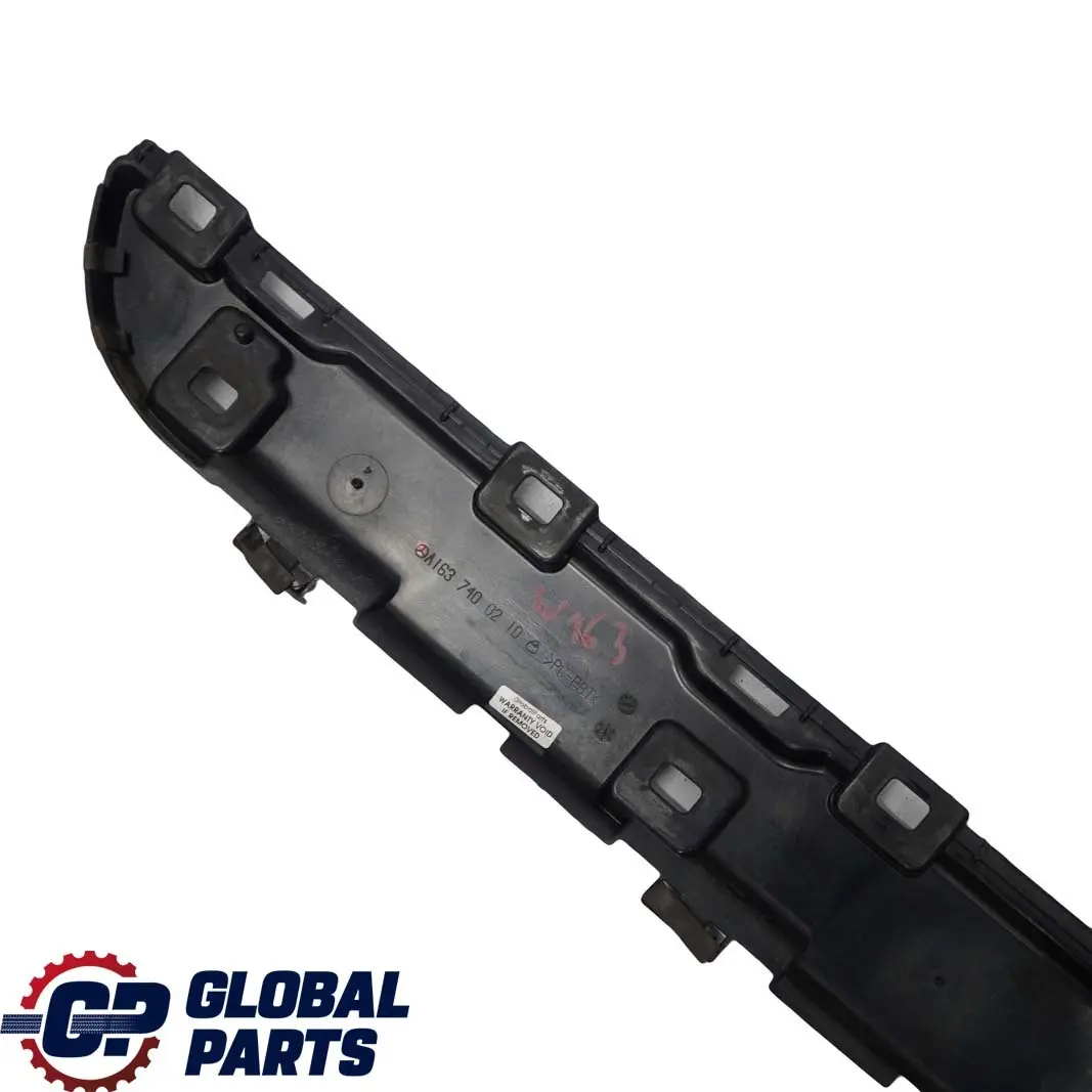 Mercedes-Benz M ML W163 Heckklappe Unten Abdeckung Verkleidung für mit Teilenummer A1637400210 Mercedes-Benz M ML W163 Heckklappe Unten Abdeckung Verkleidung - SKU A1637400210 - Teilenummer A1637400210