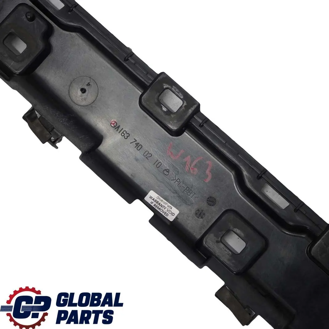 Nakładka listwa klapy bagażnika do MERCEDES ML W163 o numerze A1637400210 MERCEDES ML W163 Nakładka listwa klapy bagażnika - SKU A1637400210 - Numer Części A1637400210