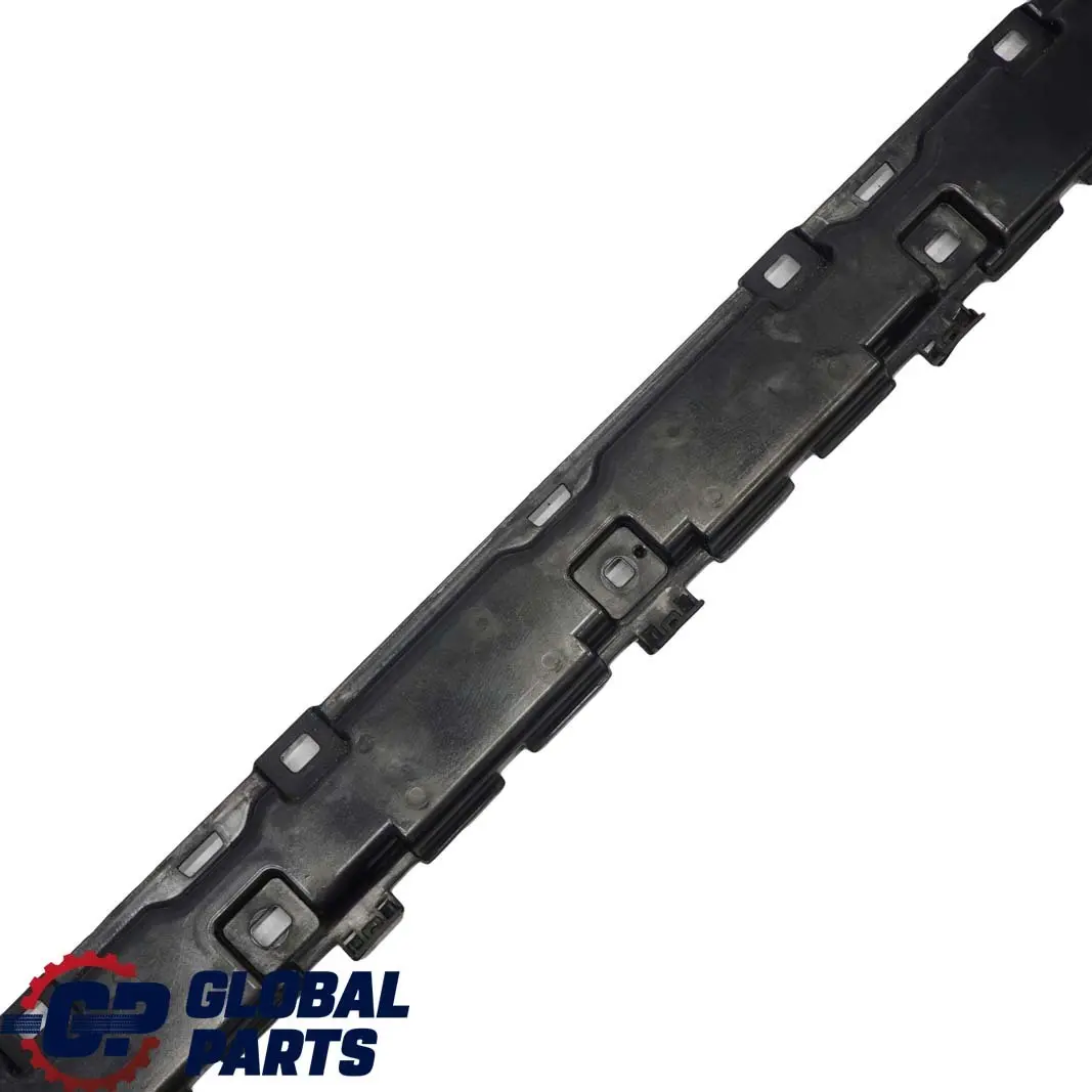 Mercedes-Benz M ML W163 Heckklappe Unten Abdeckung Verkleidung für mit Teilenummer A1637400210 Mercedes-Benz M ML W163 Heckklappe Unten Abdeckung Verkleidung - SKU A1637400210 - Teilenummer A1637400210