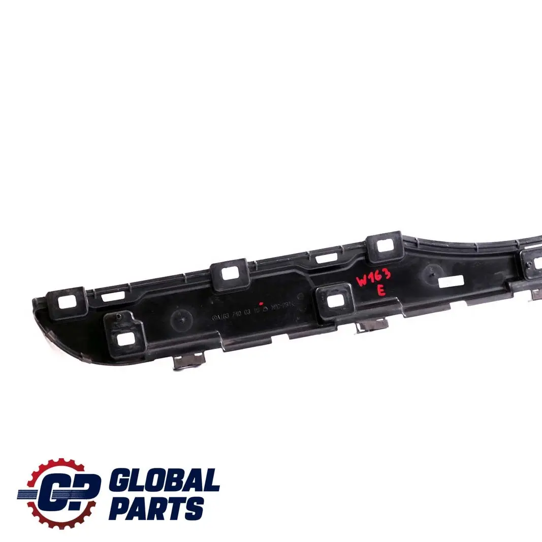 Mercedes-Benz M ML W163 Heckklappe Unten Abdeckung Verkleidung für mit Teilenummer A1637400310 Mercedes-Benz M ML W163 Heckklappe Unten Abdeckung Verkleidung - SKU A1637400310 - Teilenummer A1637400310